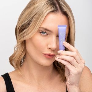 True + Luscious Cosmetics Angel Eyes eyeshadow primer